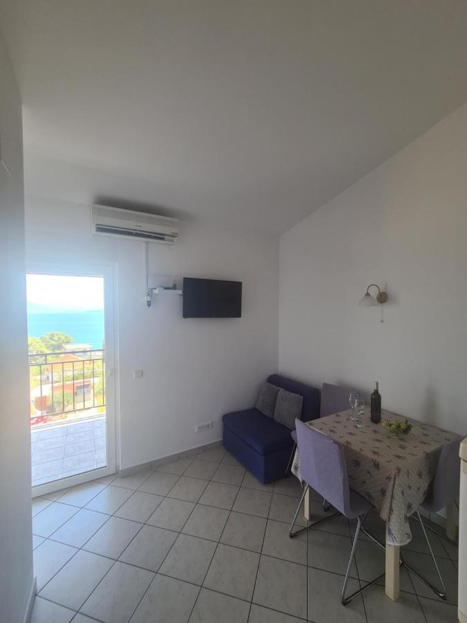 Apartments Jelica Слатине Экстерьер фото
