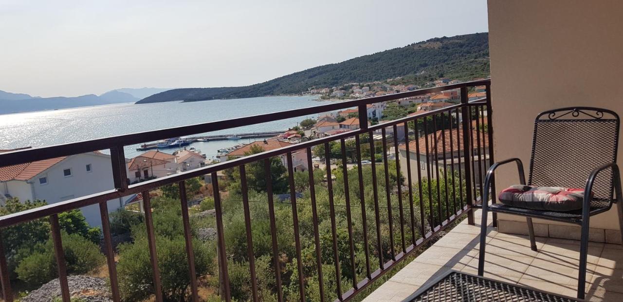 Apartments Jelica Слатине Экстерьер фото